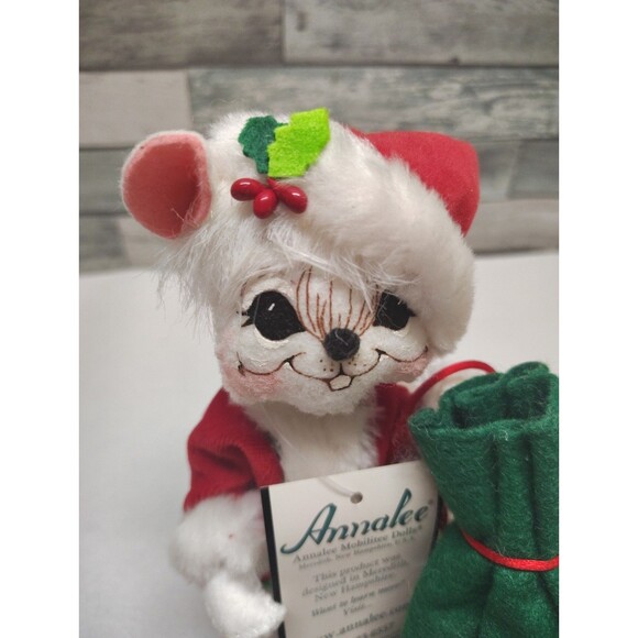 ANNALEE JINGLEBELL MOUSE CHRISTMAS SANTA SUIT W/SACK 7 INCHES HIGH - Picture 2 of 8